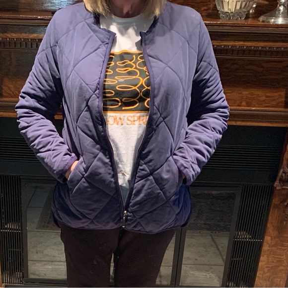 Old Navy Women’s Navy Blue “Quilted Puffer” Coat. Size Medium. - Picture 4 of 6